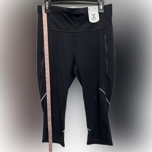 Xersion Quick-Dri Black Capri Pants